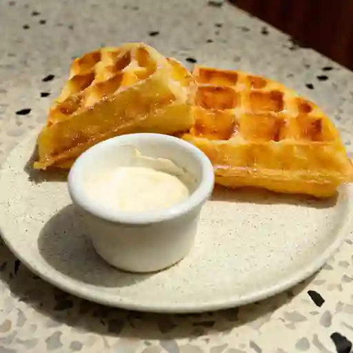 Waffle de Yuca con Queso Crema