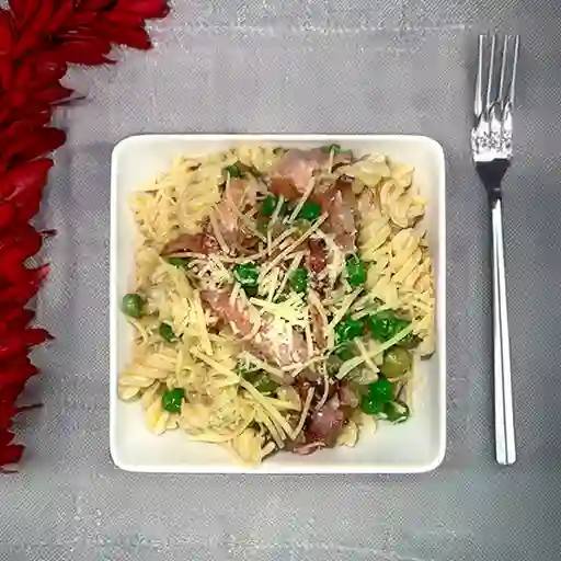 Pasta Tocineta y Arveja