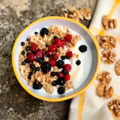 Yogur con Cereal y Fruta