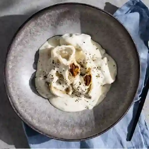 Sopa de Yogur con Sombreros Rellenos