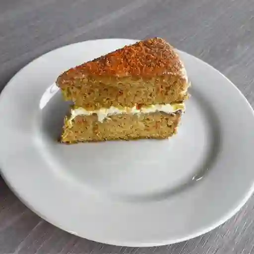 Porción Torta de Zanahoria