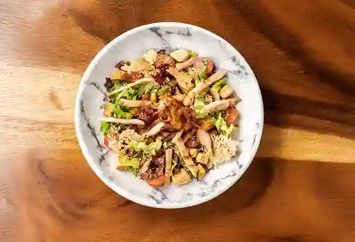 Ensalada de la Casa Pollo y Lomito