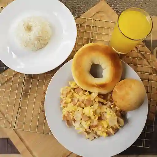 Huevos con Todo y Arroz