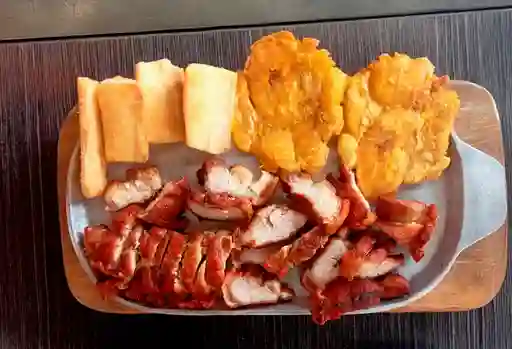 Chicharrón Carnudo