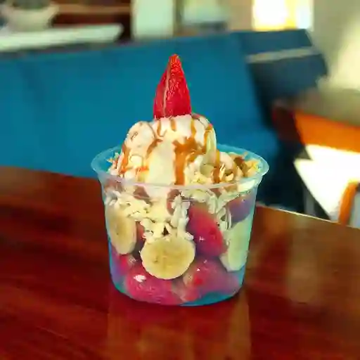 Fresas con Banano, Queso y Helado