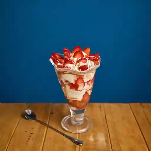 Fresas con Crema y Helado