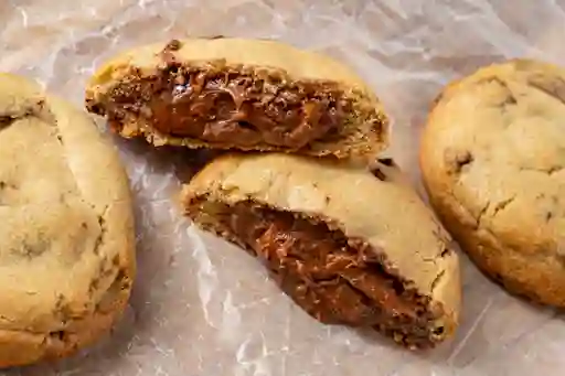 Galleta Rellena de Arequipe y Trozos de Chocolate