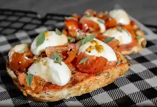 Tostada Tomate y Mozzarella