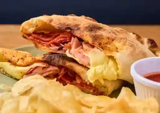 Calzone Carnes