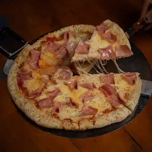 Pizza Jamón y Queso