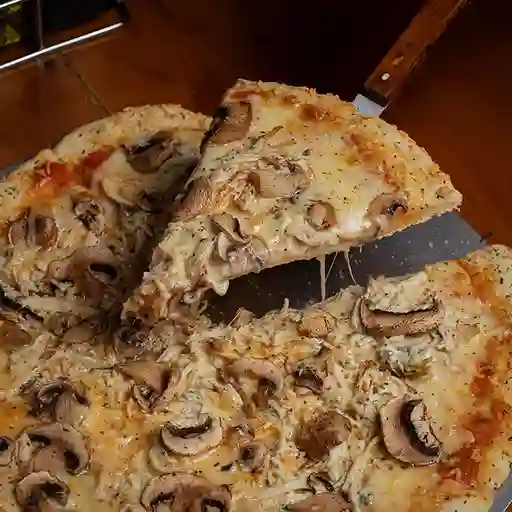 Pizza Pollo Champiñones