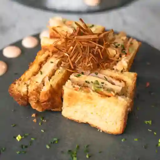 Emparedado Torikatsu Sando (Pollo)