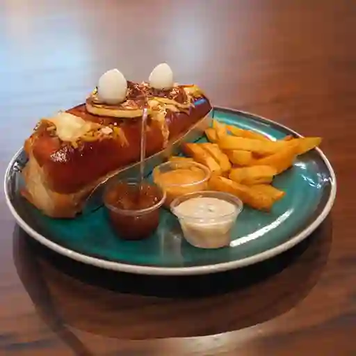 Hot Dog Quesudo con Papas a la Francesa