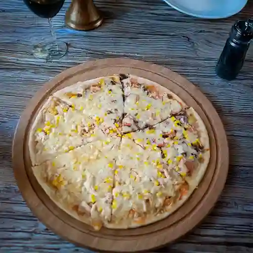 Pizza Jamón y Maíz