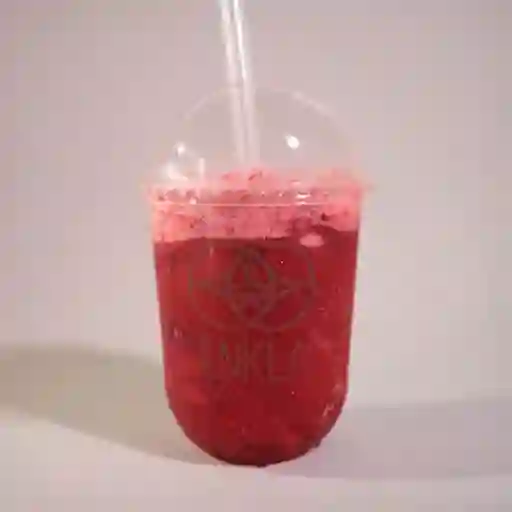 Soda Frutos Rojos 12 Oz