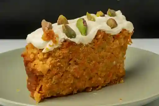 Porción Torta de Zanahoria