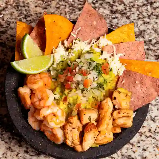 Molcajete Mar Tierra