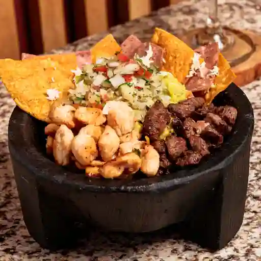 Molcajete Lomo Pollo