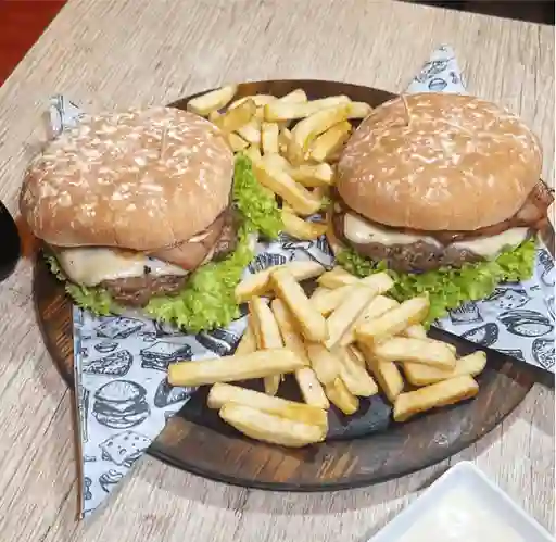 Dos Hamburguesas Clásicas