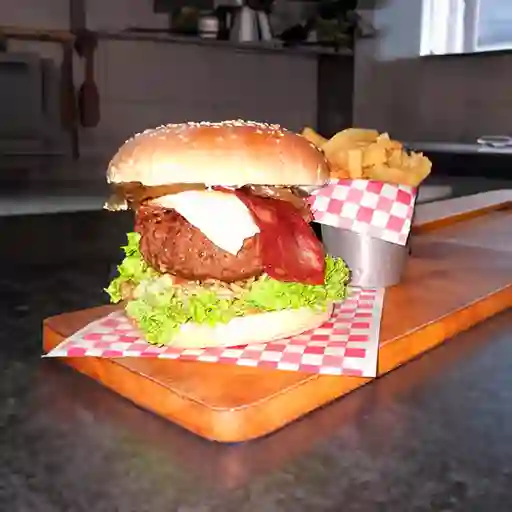 Hamburguesa Ternerita con Papas a la Francesa