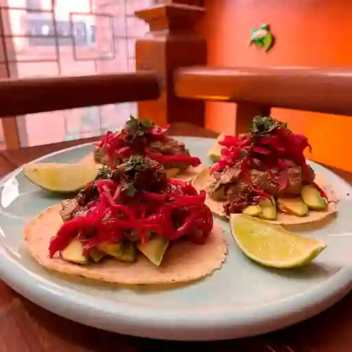 Tacos de Chorizo Rojo