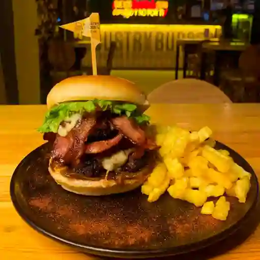 Burger la Cachesuda y Papas