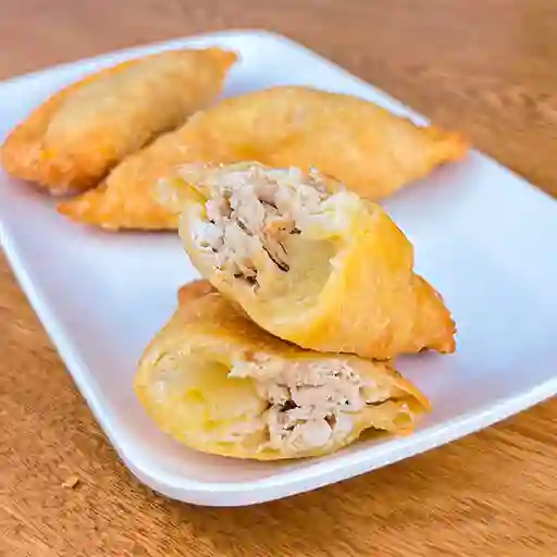 Empanada de Trigo de Pollo y Queso