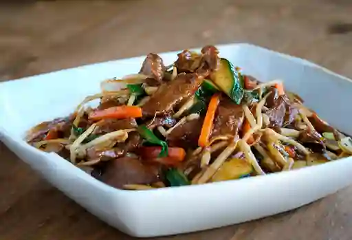 Chop Suey con Pollo y Carne