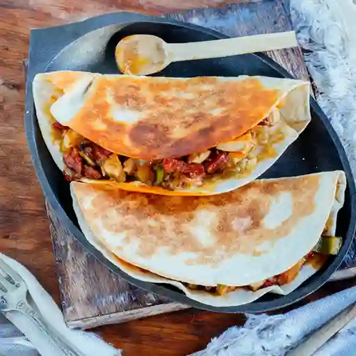 Quesadilla Campechana