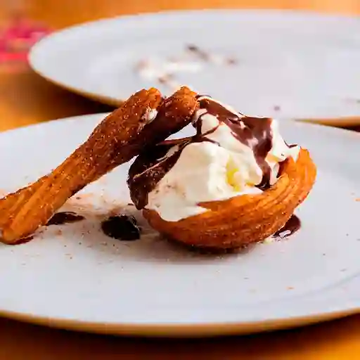 Postre Churros con Helado