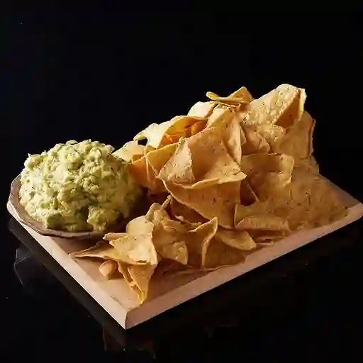 Nachos con Guacamole Artesanal