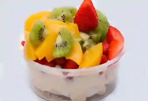 Frutas Mixtas con Crema y Helado