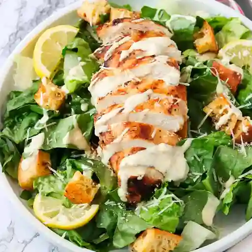 Ensalada Cesar con Pollo