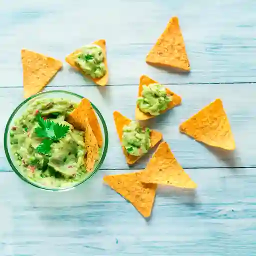 Nachos con Guacamole