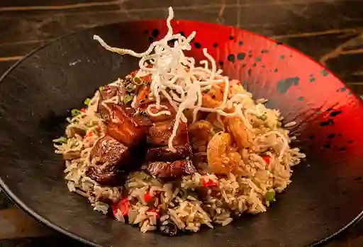 Yakimeshi Cerdo y Camarón