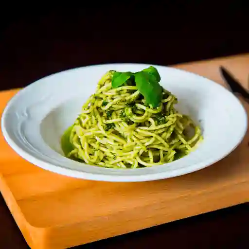 Pasta con Pesto de Albahaca