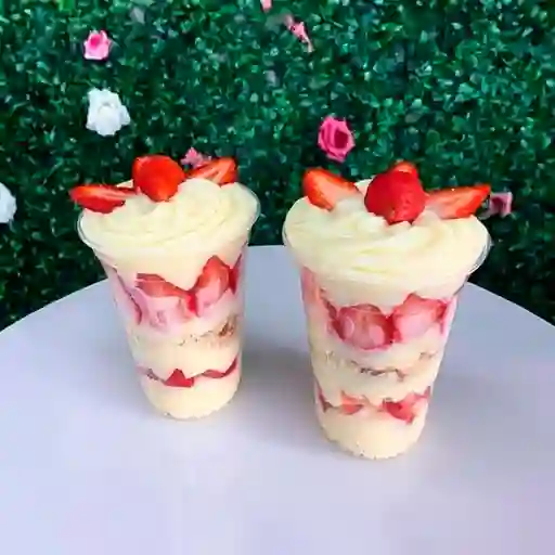 Duos de Fresas con Crema en 16 Oz