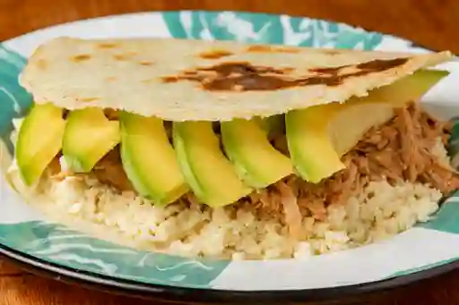 Arepa Ocañera Pollo Aguacate