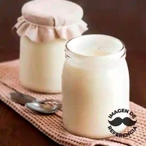 Yogurt Griego con Dulce de Mora