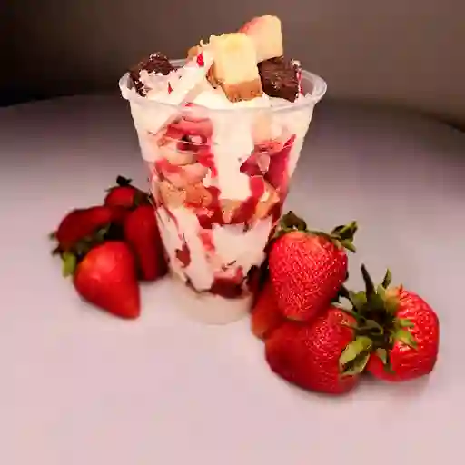 Sundae de Brownie y Fresa