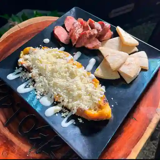 Plátano Asado con Queso