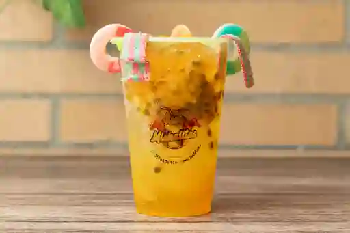 Michelada de Maracuyá con Aguila 473 ml