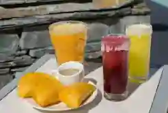 Combos de Empanadas con Jugo de Maracuya