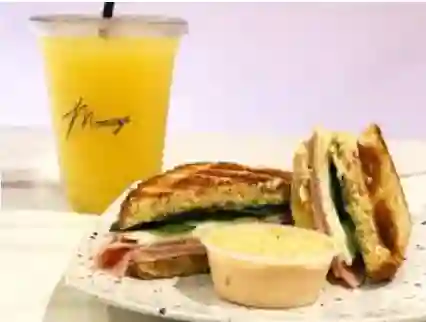 Combo Sándwich + Jugo Natural