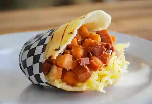 Arepa Chicharronuda y Arepa Platanuda