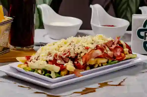 Salchipapas Básica