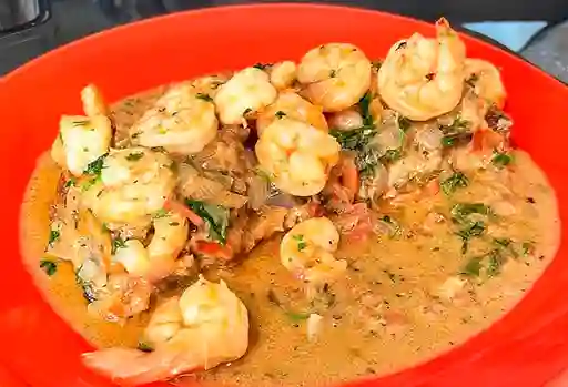 Pargo en Salsa de Camarones