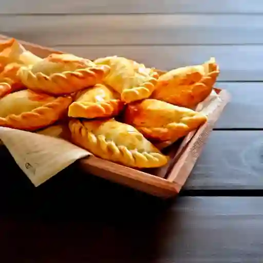 Empanada Pavo Relleno Queso