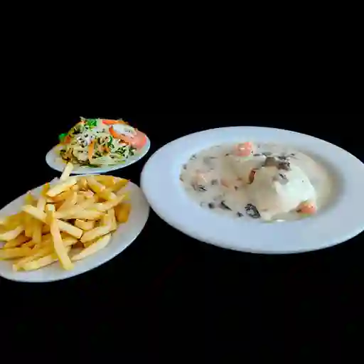 Filete de robalo en salsa de champiñones