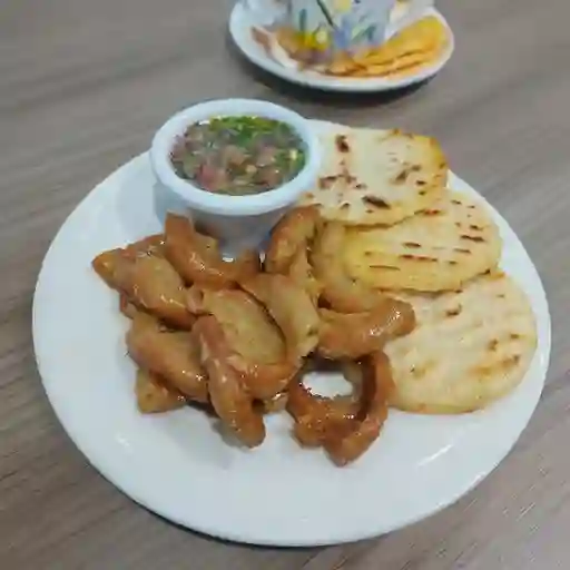 Chunchullo con Arepa